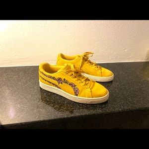 Yellow Puma Suede Size 7
